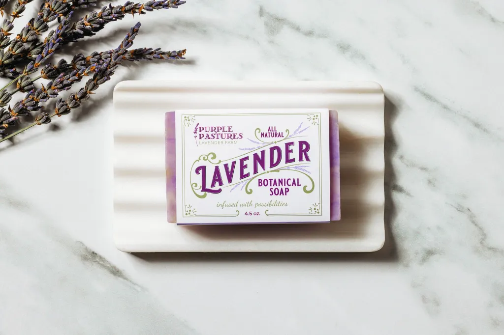 botanical_soap_on_tray_lavender_web.webp